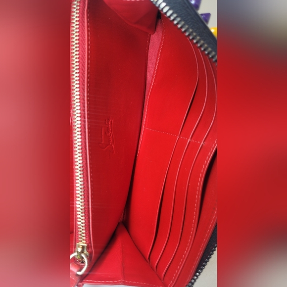 SOLD ❌Christian Louboutin Black Zippy Panettone Wallet - Picture 9 of 11